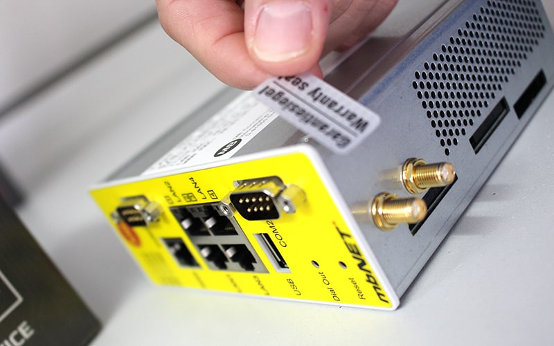 Kwaliteit - Bevestigen garantiezegel industriële router mbNET